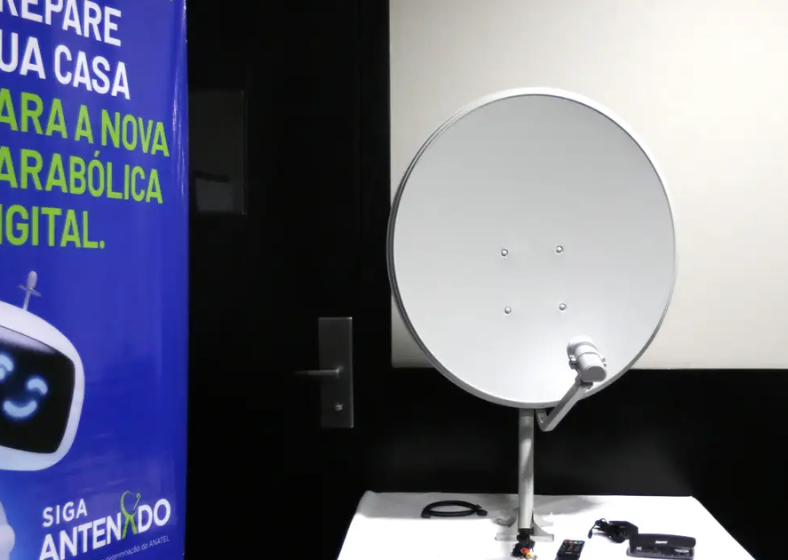 O serviço de troca atende famílias de menor renda que ainda utilizam a parabólica tradicional, aquela grande e cheia de furinhos. Depois da solicitação, elas terão direito ao kit gratuito com a nova parabólica digital, que é bem menor e sem furos, incluindo a instalação.