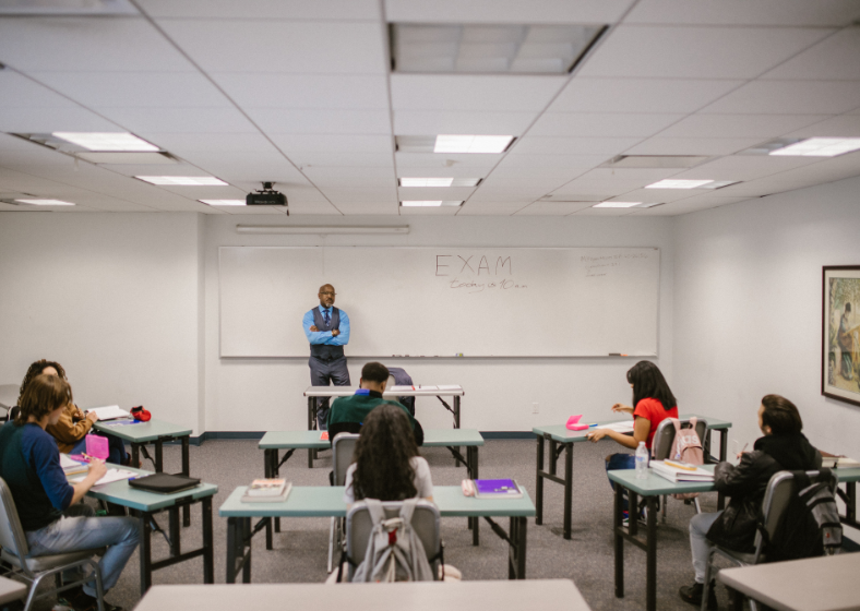 A Prova Nacional Docente 2025 será aplicada pelo Inep em todos os estados e no Distrito Federal em 26 de outubro e terá a mesma matriz da avaliação teórica do Exame Nacional de Desempenho dos Estudantes (Enade) das Licenciaturas.