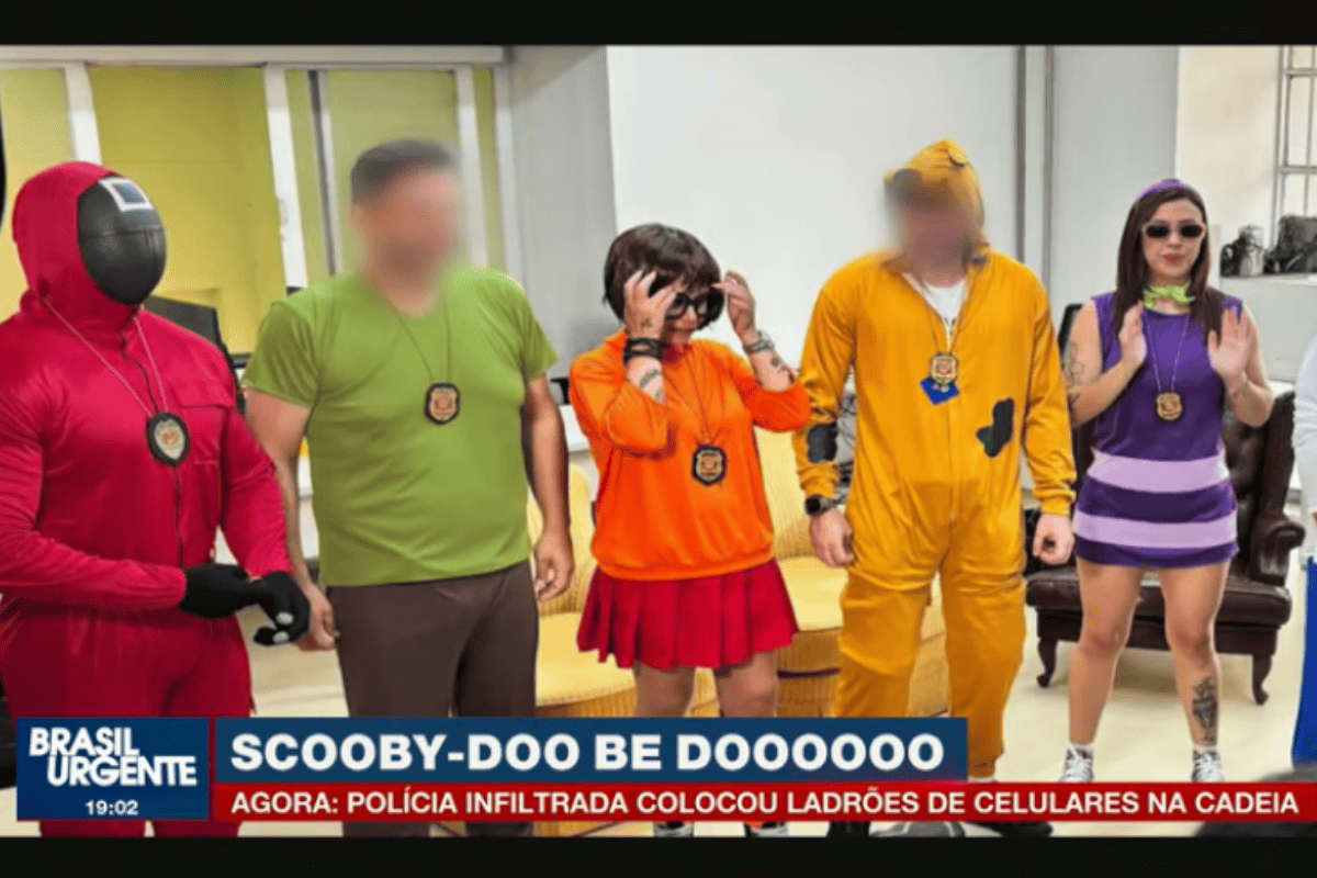 Policiais vestidos de Scooby-doo prendem ladrões | Brasil Urgente 